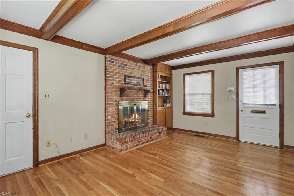 323 Williamsburg Ct Property Photo 11