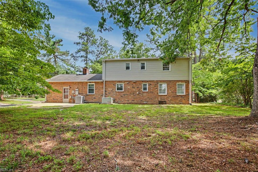 323 Williamsburg Ct Property Photo 21