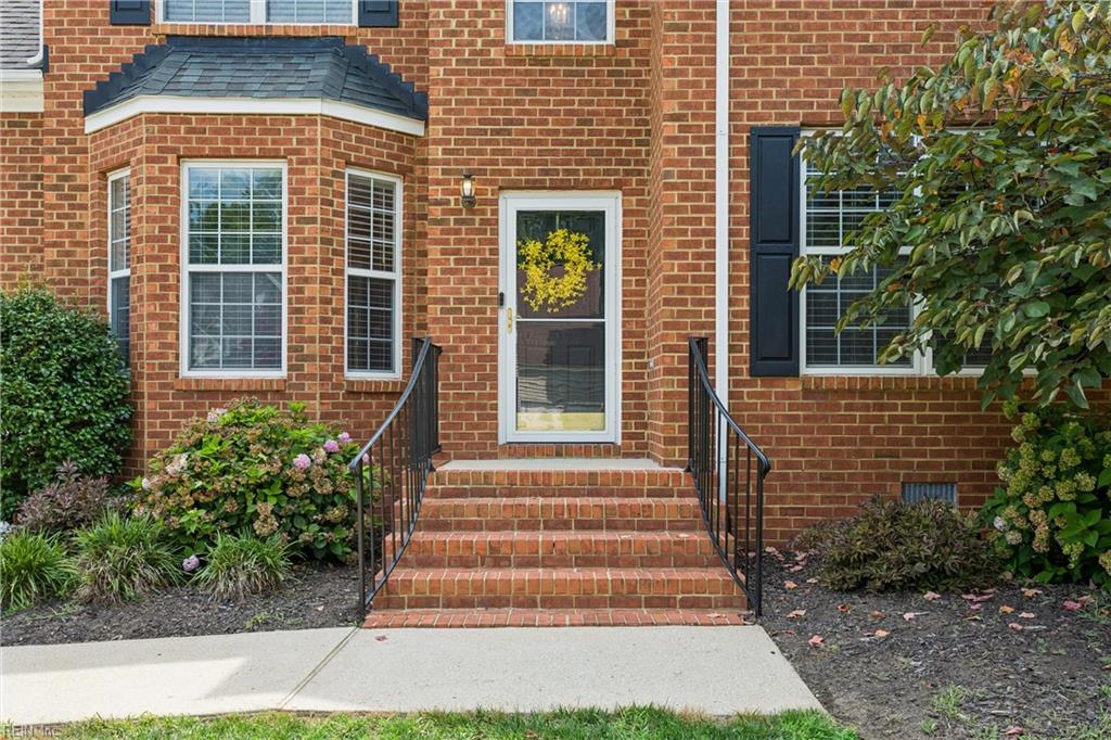 6100 Shrewsbury Sq Property Photo 6