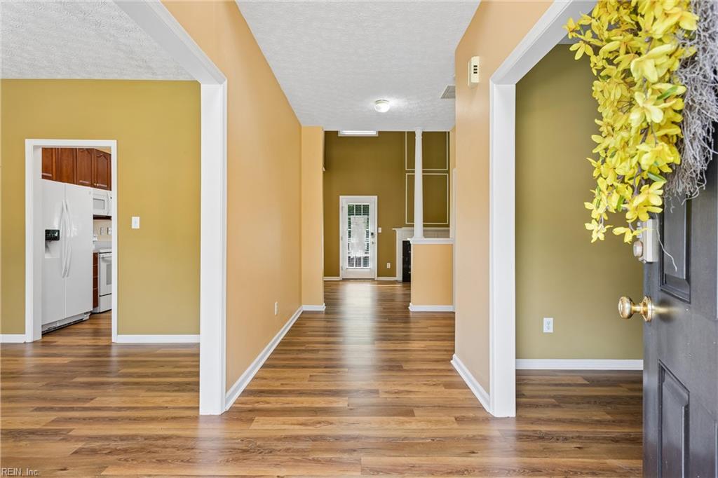 6100 Shrewsbury Sq Property Photo 7