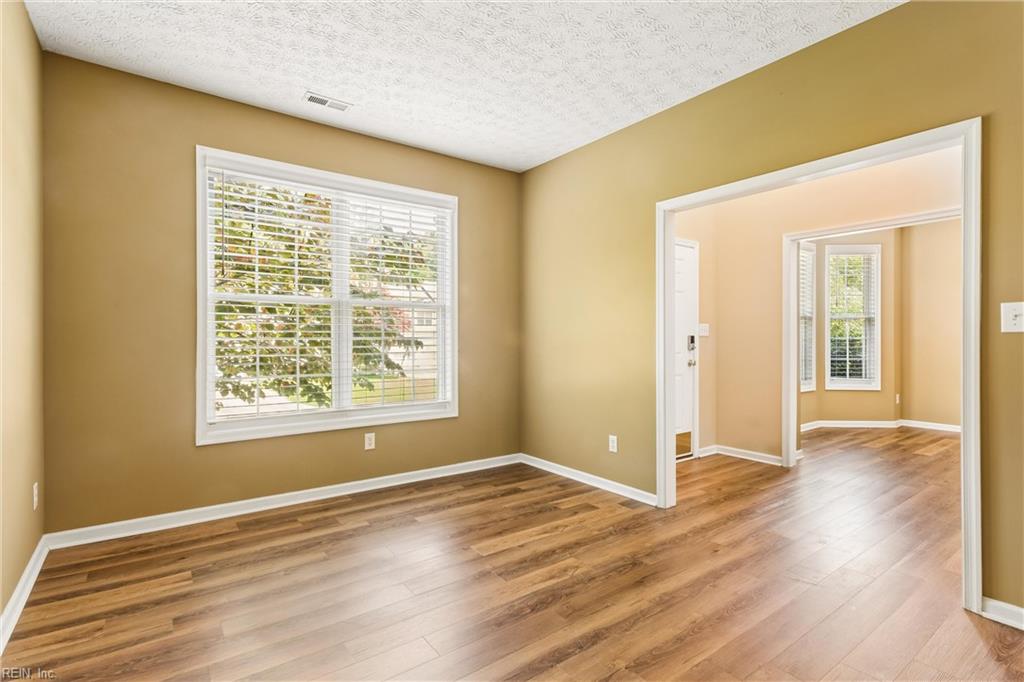 6100 Shrewsbury Sq Property Photo 10