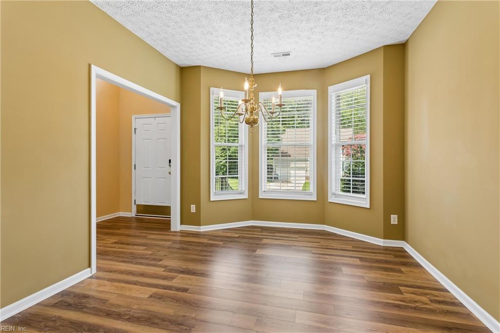 6100 Shrewsbury Sq Property Photo 12