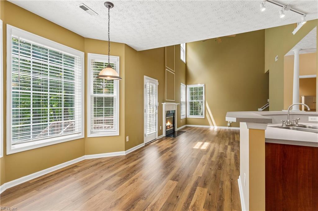 6100 Shrewsbury Sq Property Photo 19