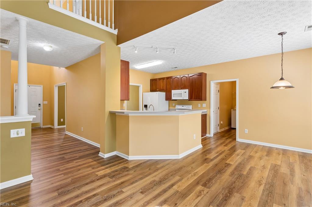 6100 Shrewsbury Sq Property Photo 26