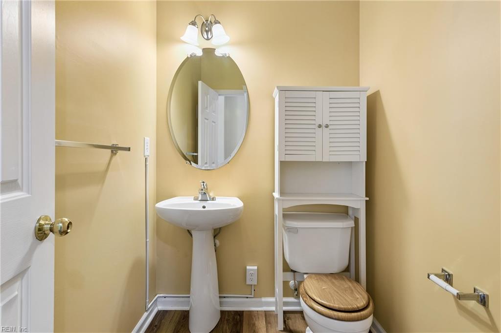 6100 Shrewsbury Sq Property Photo 27