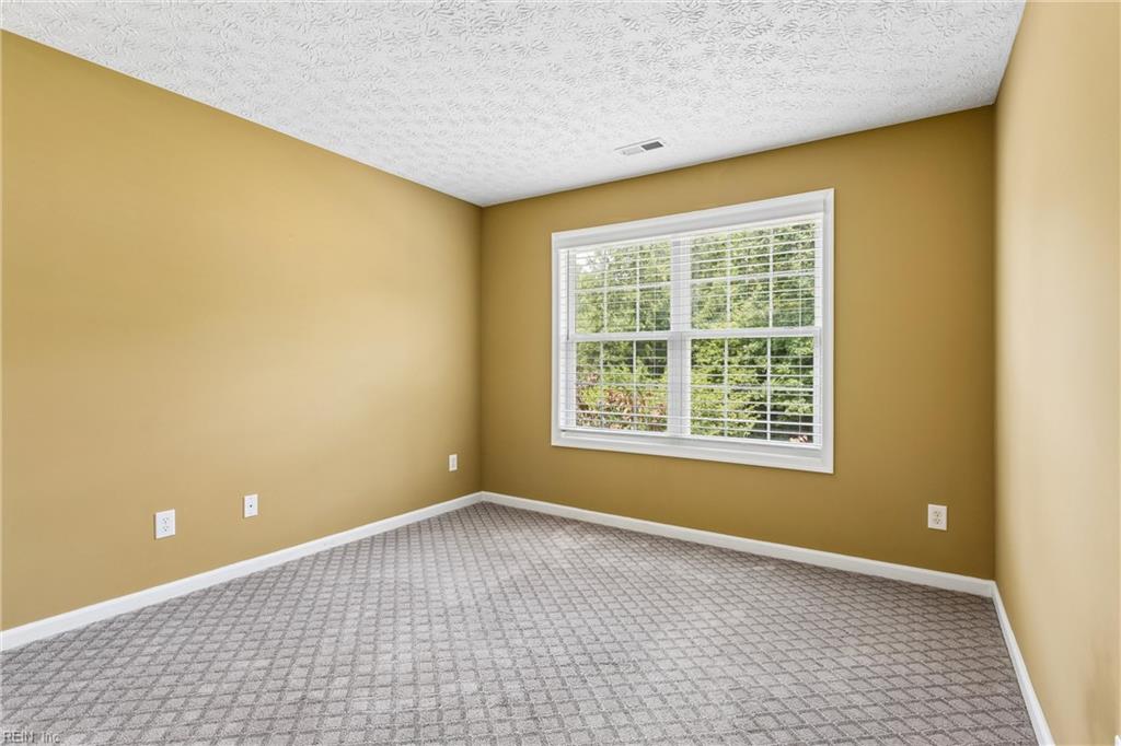 6100 Shrewsbury Sq Property Photo 28