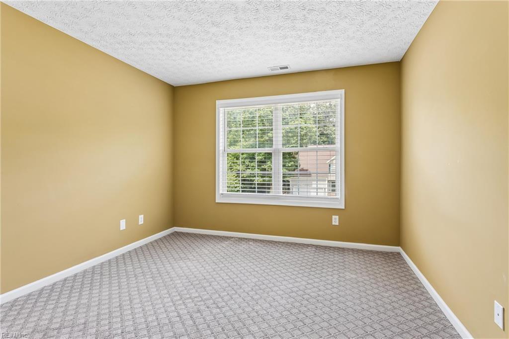 6100 Shrewsbury Sq Property Photo 31