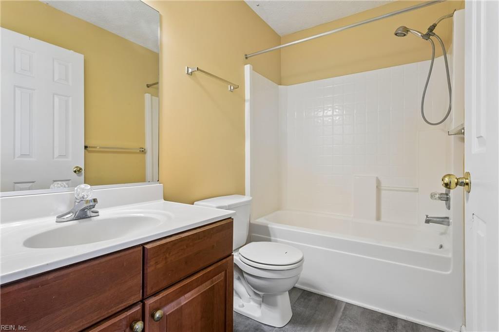 6100 Shrewsbury Sq Property Photo 33