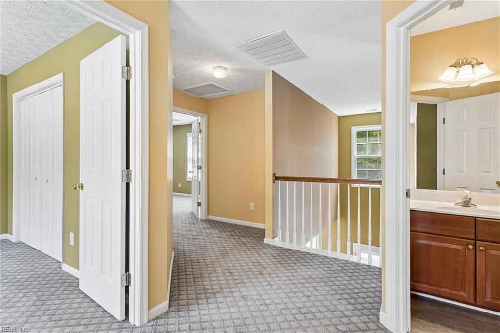 6100 Shrewsbury Sq Property Photo 34