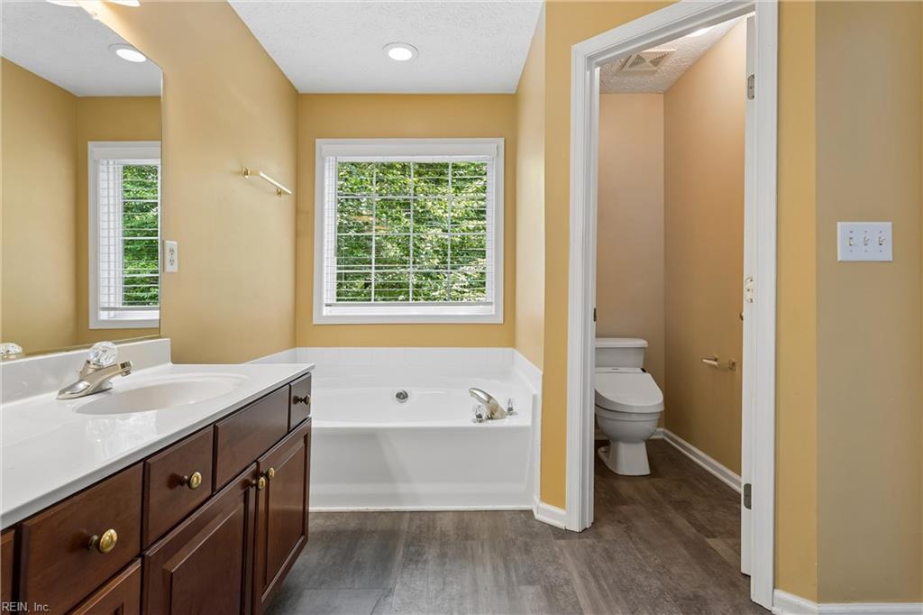 6100 Shrewsbury Sq Property Photo 40
