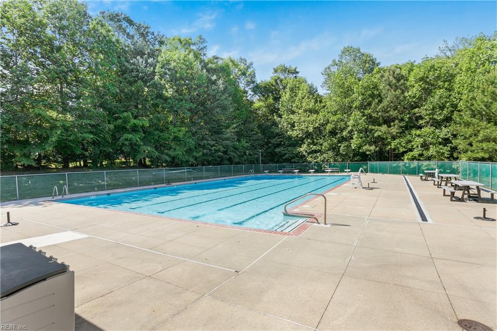 6100 Shrewsbury Sq Property Photo 47