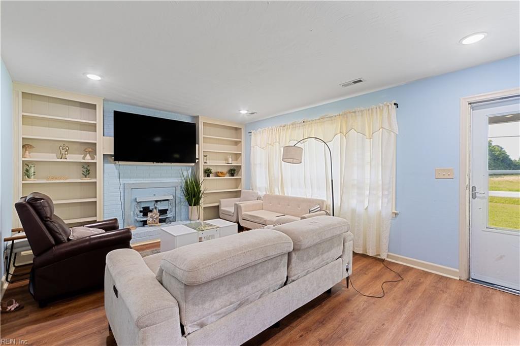 4309 East Rd Property Photo 5
