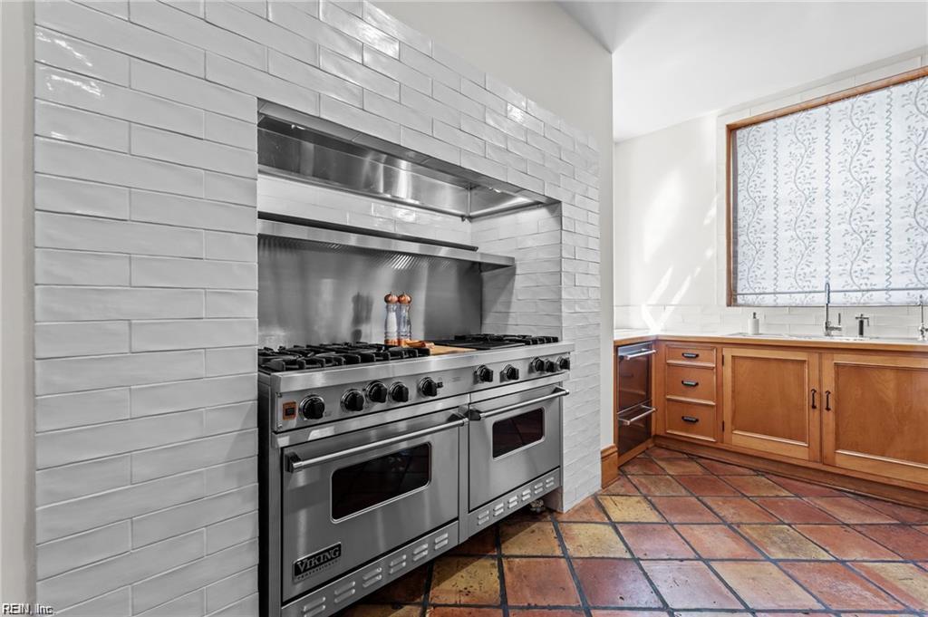 507 Pembroke Ave Property Photo 17
