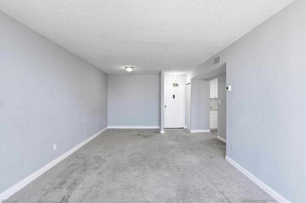 3288 Page Ave Property Photo 5