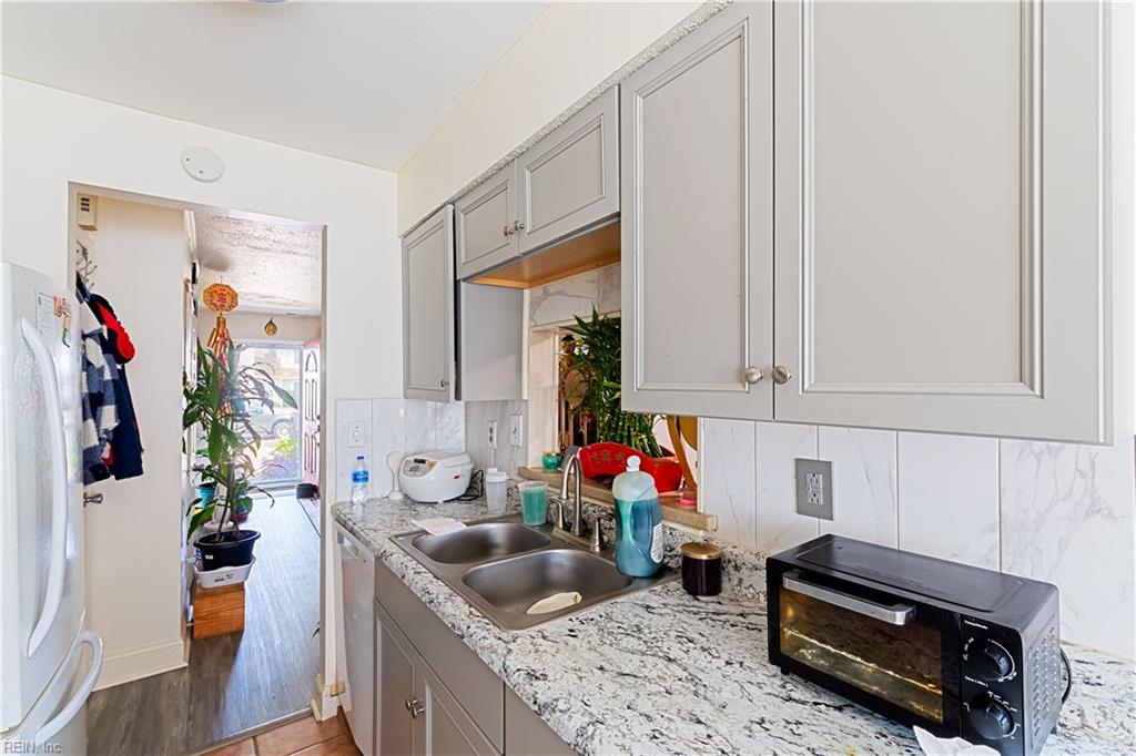 1806 Beckwood Cmn Property Photo 7