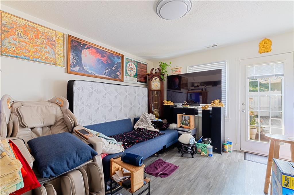 1806 Beckwood Cmn Property Photo 9