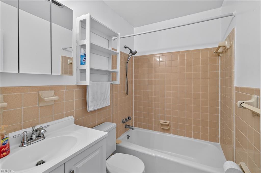 900 E Ocean View Ave Property Photo 18