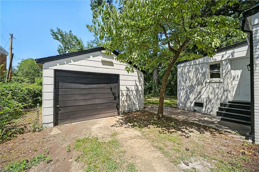 2052 Atwater Cir Property Photo 23