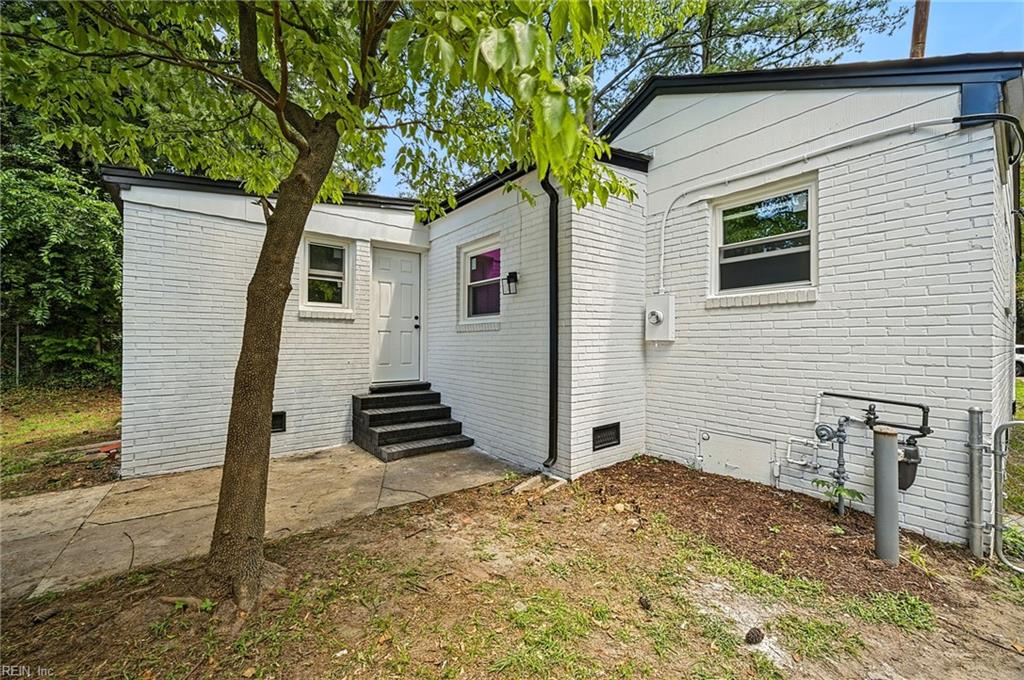 2052 Atwater Cir Property Photo 27