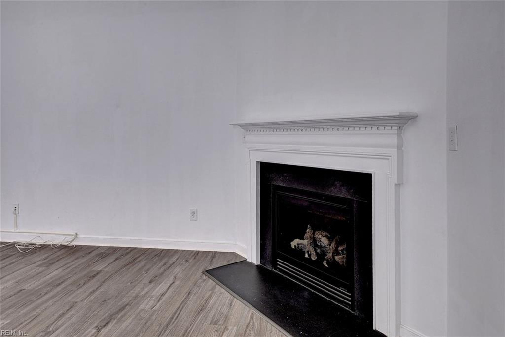 801 Queensbury Ln Property Photo 8