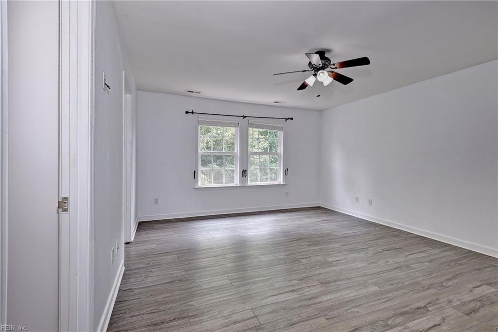 801 Queensbury Ln Property Photo 23