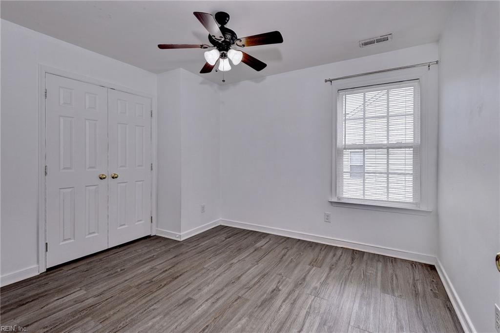 801 Queensbury Ln Property Photo 30