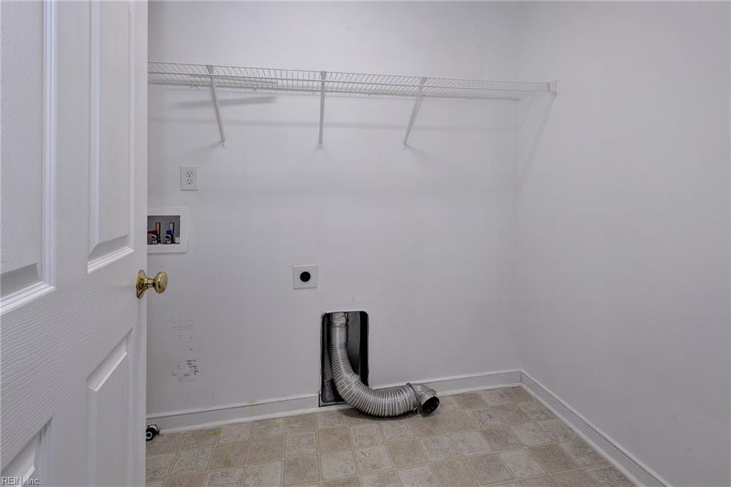 801 Queensbury Ln Property Photo 31