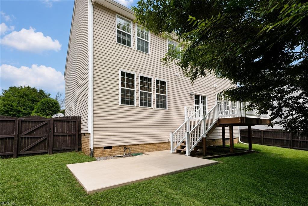 801 Queensbury Ln Property Photo 38