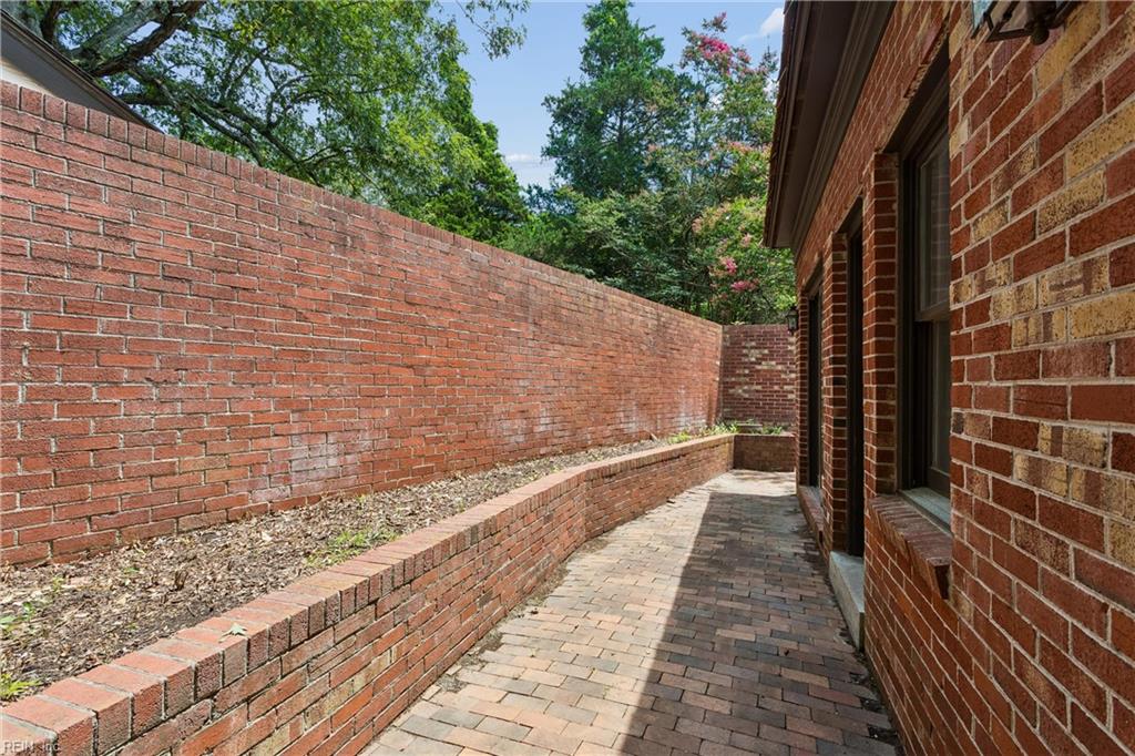 110 The Colony Property Photo 49