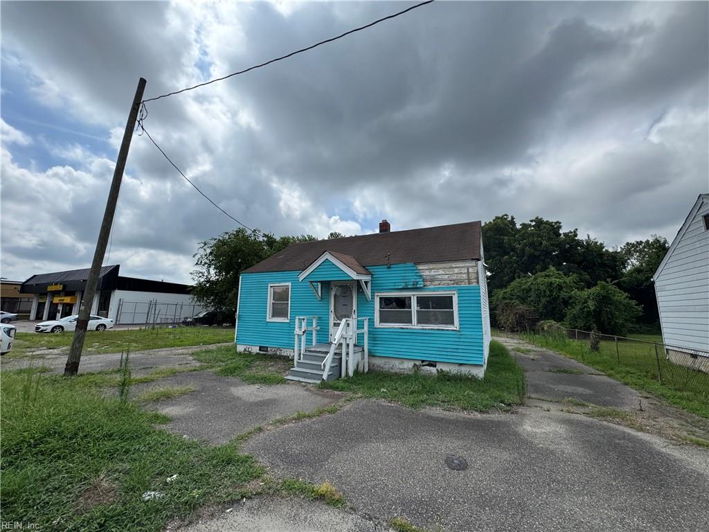 83&85 W Mercury Blvd Property Photo 1