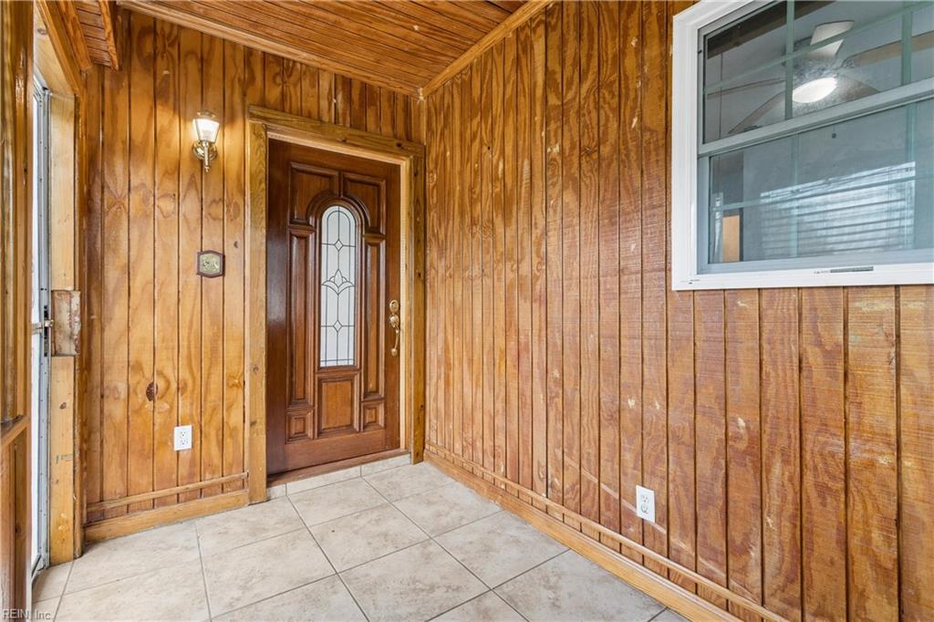 1417 Gust Ln Property Photo 3