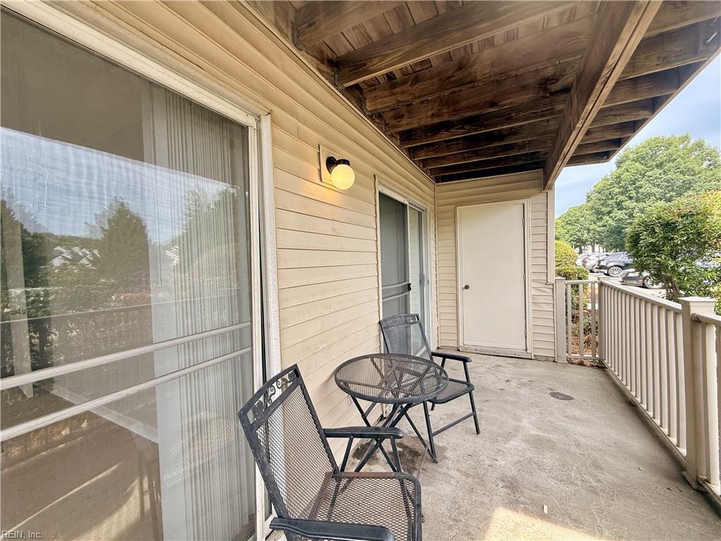 512 Thorncliff Dr Property Photo 2