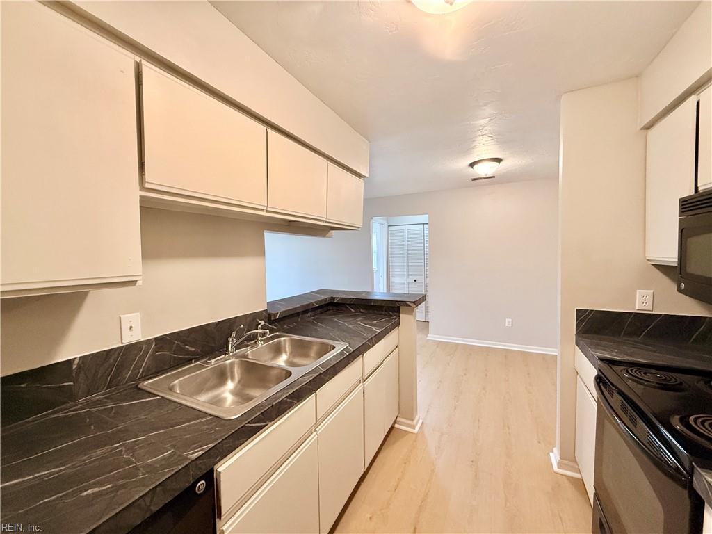 512 Thorncliff Dr Property Photo 9