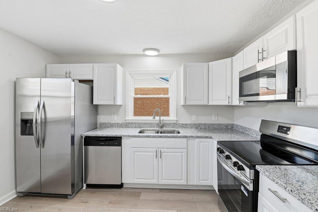 18 Fort Worth St Property Photo 3