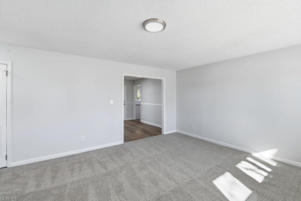 18 Fort Worth St Property Photo 8