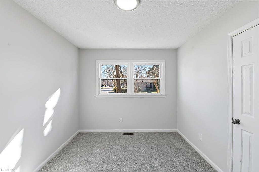 18 Fort Worth St Property Photo 15