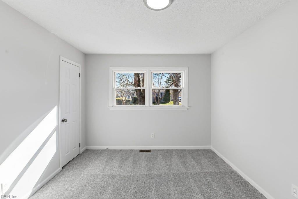 18 Fort Worth St Property Photo 18