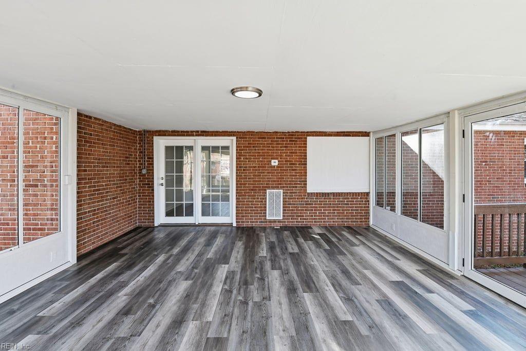 18 Fort Worth St Property Photo 26