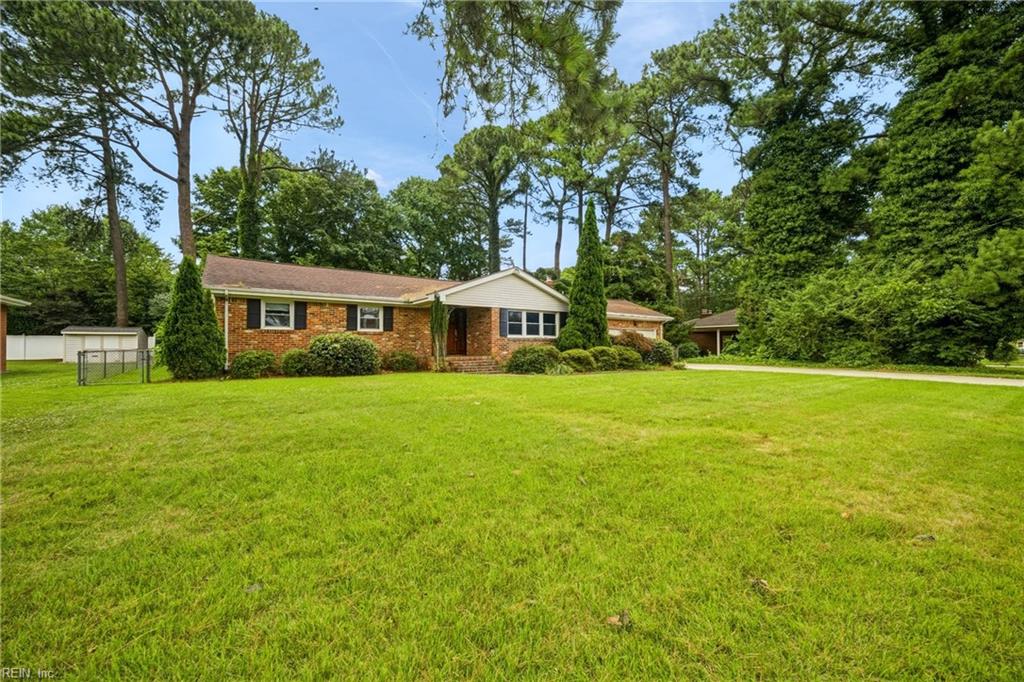 653 Edwin Dr Property Photo 2