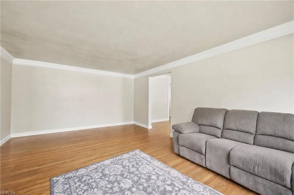 653 Edwin Dr Property Photo 12