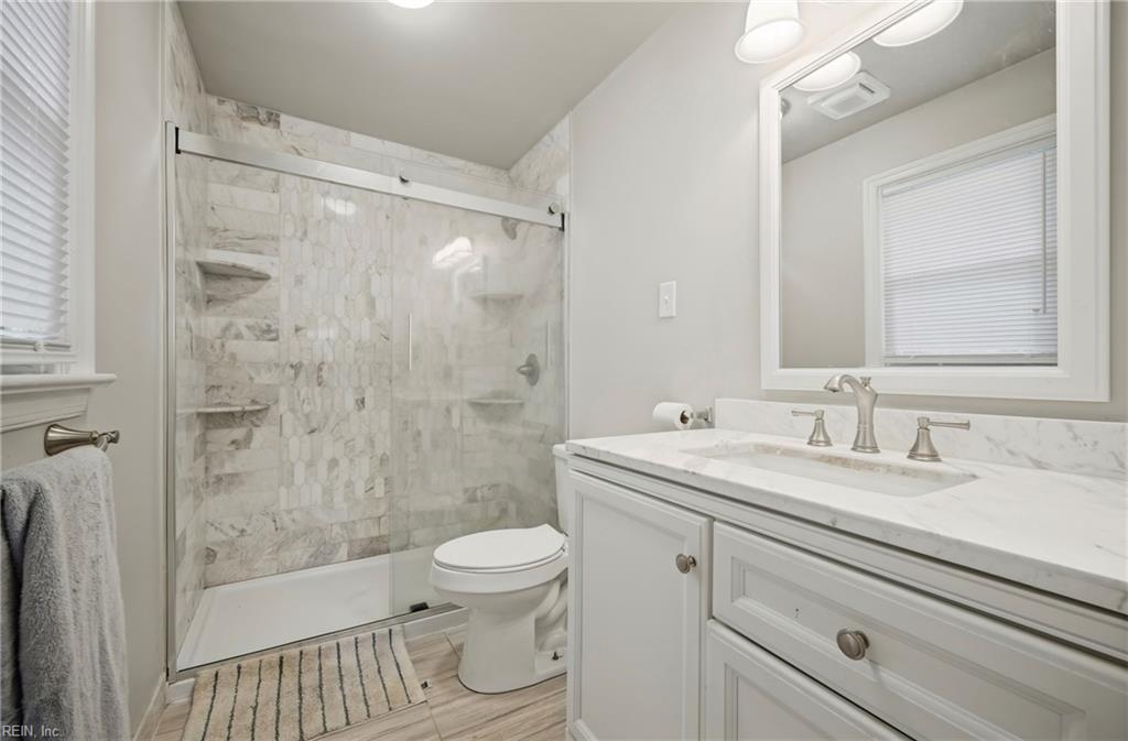 653 Edwin Dr Property Photo 23