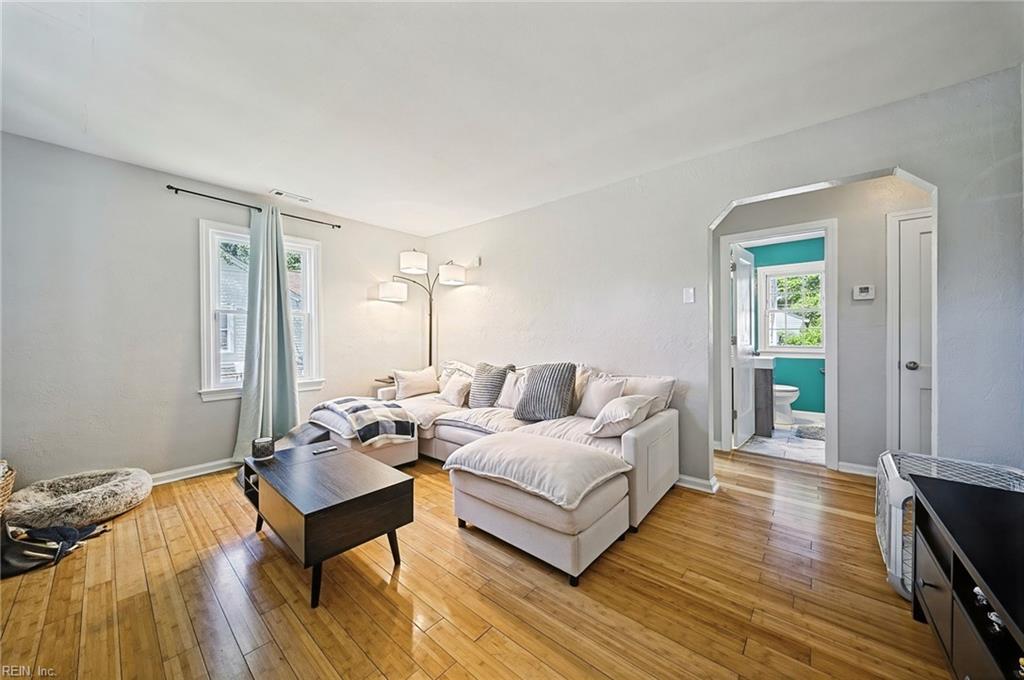 6422 Devonshire Rd Property Photo 2