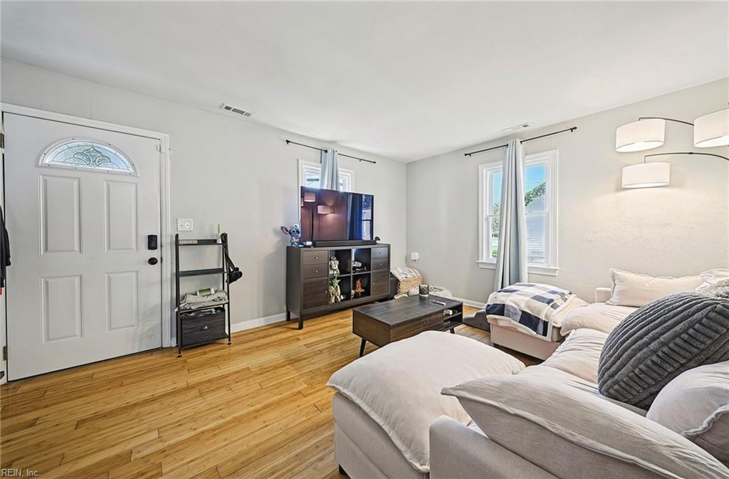6422 Devonshire Rd Property Photo 4