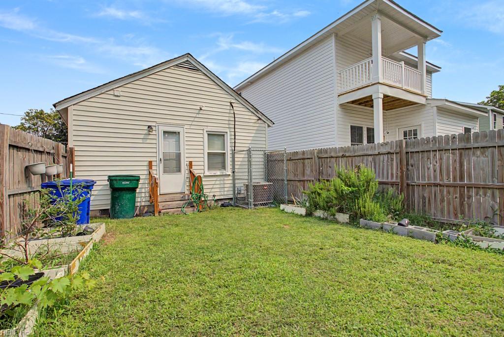 822 31st St Property Photo 3