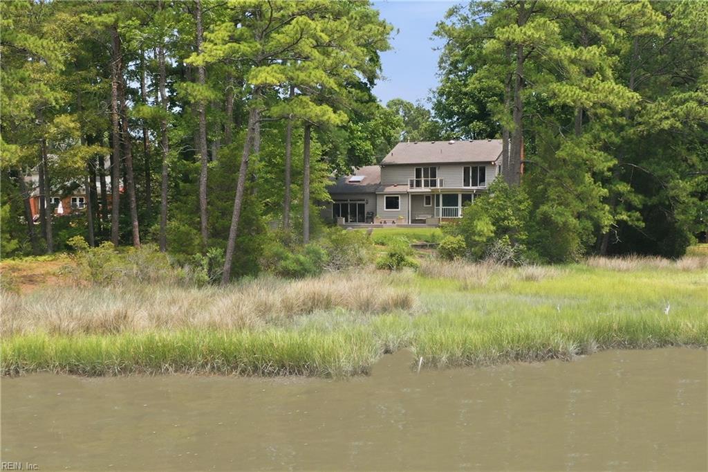 1101 N Inlynnview Rd Property Photo 1