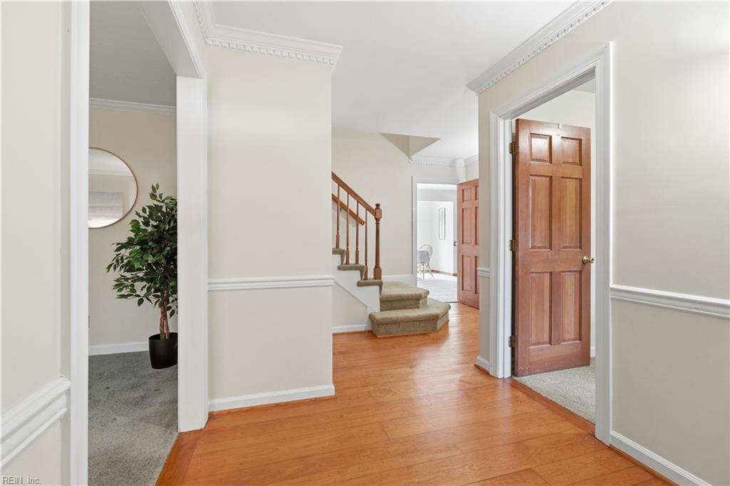 1101 N Inlynnview Rd Property Photo 8
