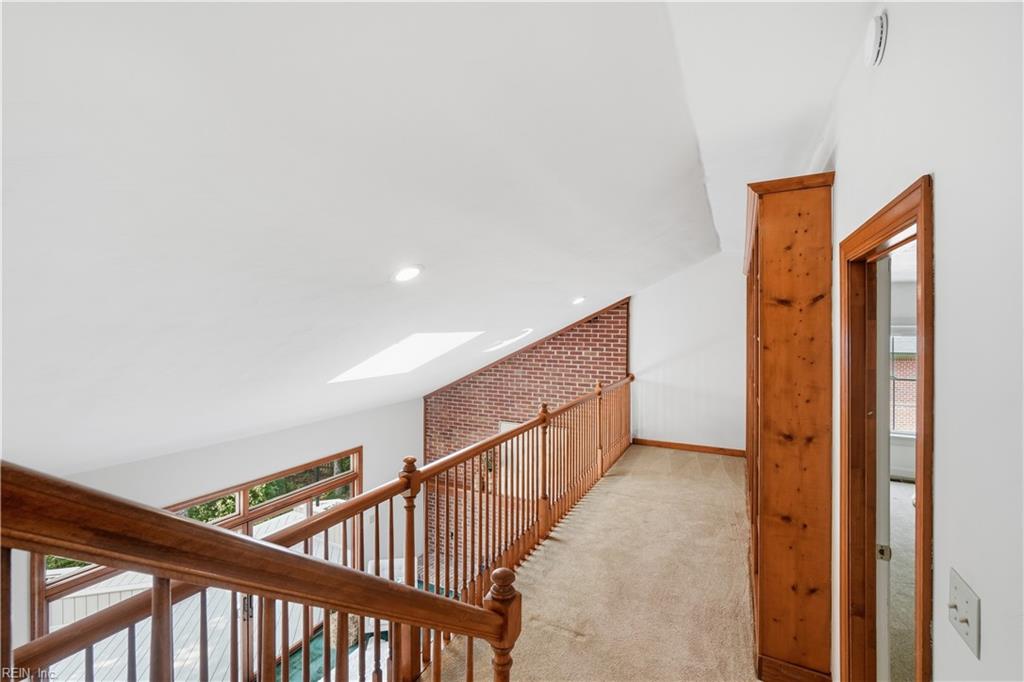 1101 N Inlynnview Rd Property Photo 32