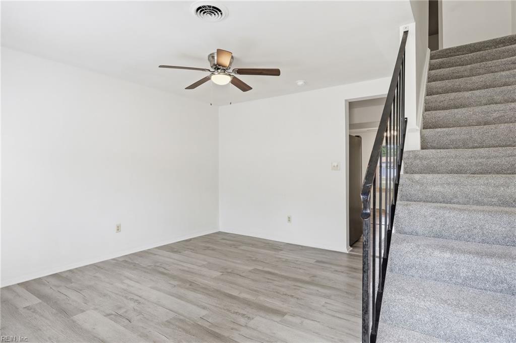 1677 Darren Cir Property Photo 4