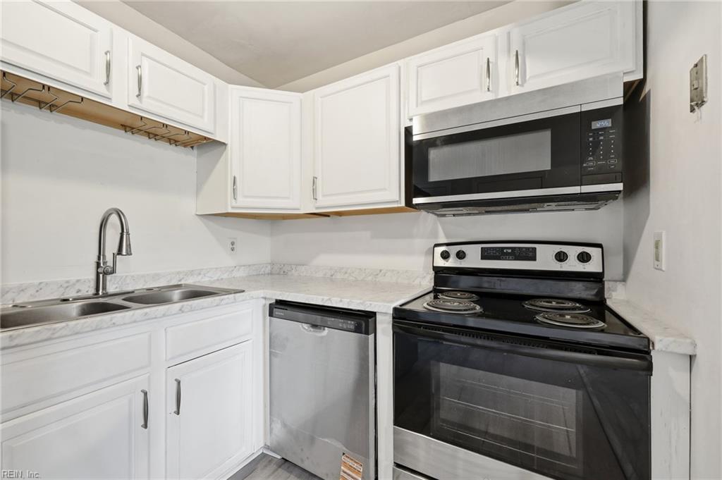 1677 Darren Cir Property Photo 8