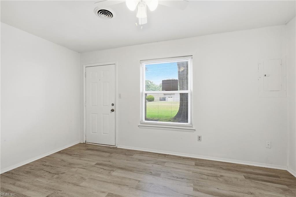 1677 Darren Cir Property Photo 9